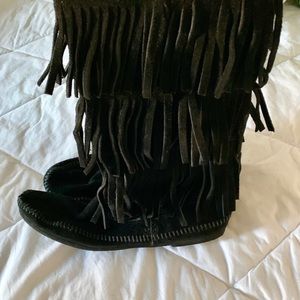 Minnetonka Moccasin Fringe Boots